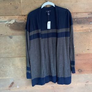NWT gap size small lightweight sweater